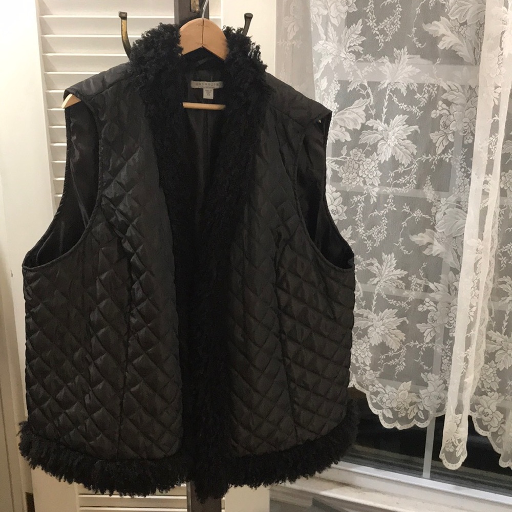 Genealogy dressy vest. Brown. 2x